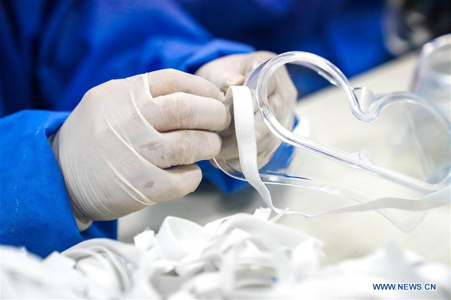 CHINA-HARBIN-PROTECTIVE GOGGLES-PRODUCTION (CN)