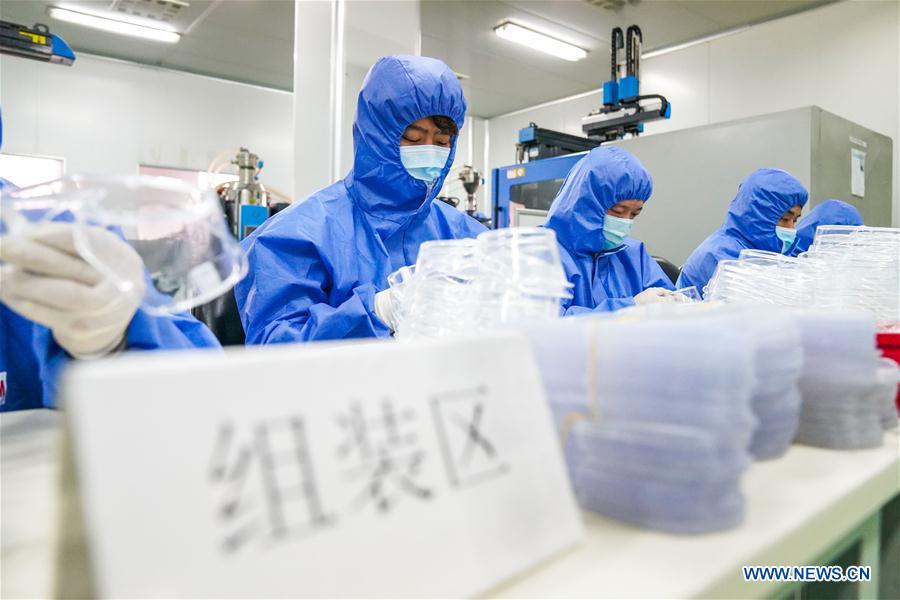 CHINA-HARBIN-PROTECTIVE GOGGLES-PRODUCTION (CN)