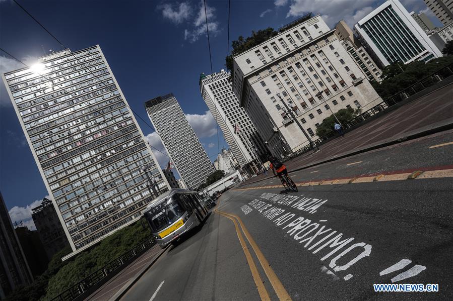 BRAZIL-SAO PAULO-ARTISTS-SLOGAN-COVID-19