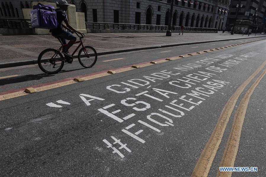 BRAZIL-SAO PAULO-ARTISTS-SLOGAN-COVID-19