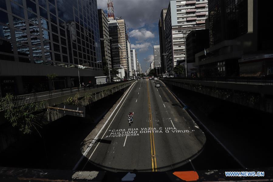 BRAZIL-SAO PAULO-ARTISTS-SLOGAN-COVID-19