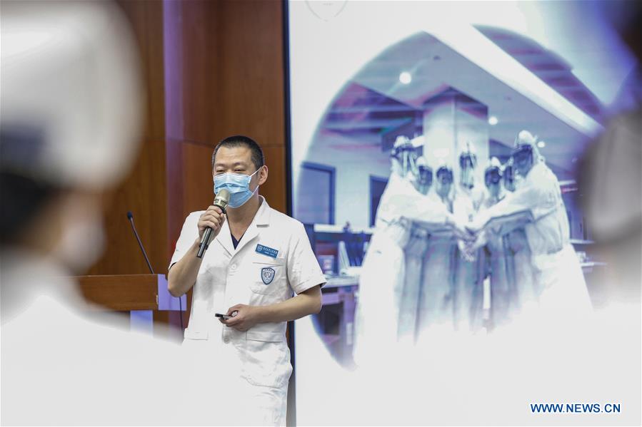 CHINA-BEIJING-HOSPITAL-NURSES-CAPPING CEREMONY (CN)