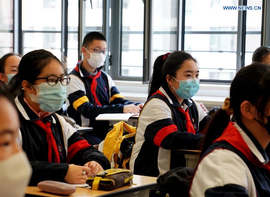 CHINA-SHANGHAI-SCHOOL-GRADUATING CLASSES-RESUMPTION (CN)