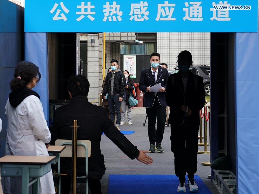 CHINA-SHANGHAI-SCHOOL-GRADUATING CLASSES-RESUMPTION (CN)