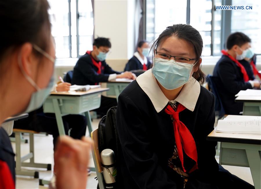 CHINA-SHANGHAI-SCHOOL-GRADUATING CLASSES-RESUMPTION (CN)