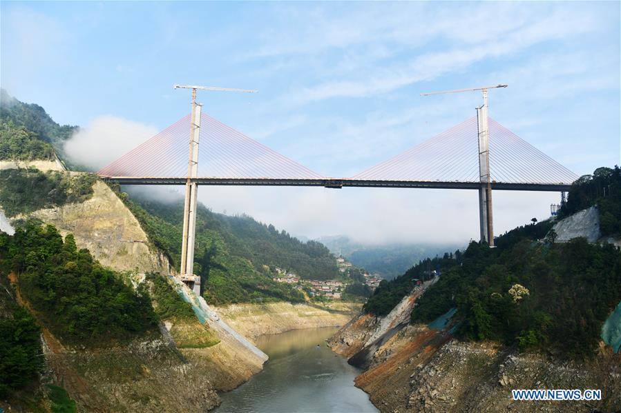 CHINA-GUIZHOU-INFRASTRUCTURE-ROAD BRIDGE-CONSTRUCTION (CN)