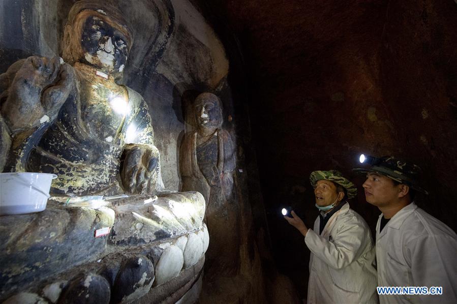 CHINA-NINGXIA-GUYUAN-XUMISHAN GROTTOES-MURALS-RESTORATION (CN)