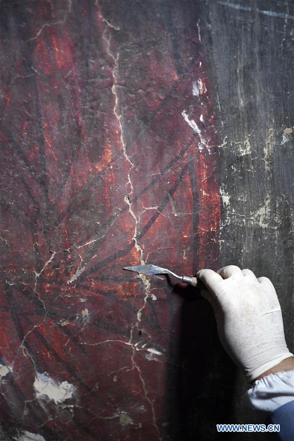 CHINA-NINGXIA-GUYUAN-XUMISHAN GROTTOES-MURALS-RESTORATION (CN)