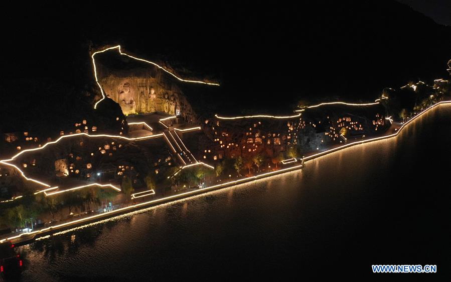 CHINA-HENAN-LONGMEN GROTTOES-NIGHT TOUR (CN)