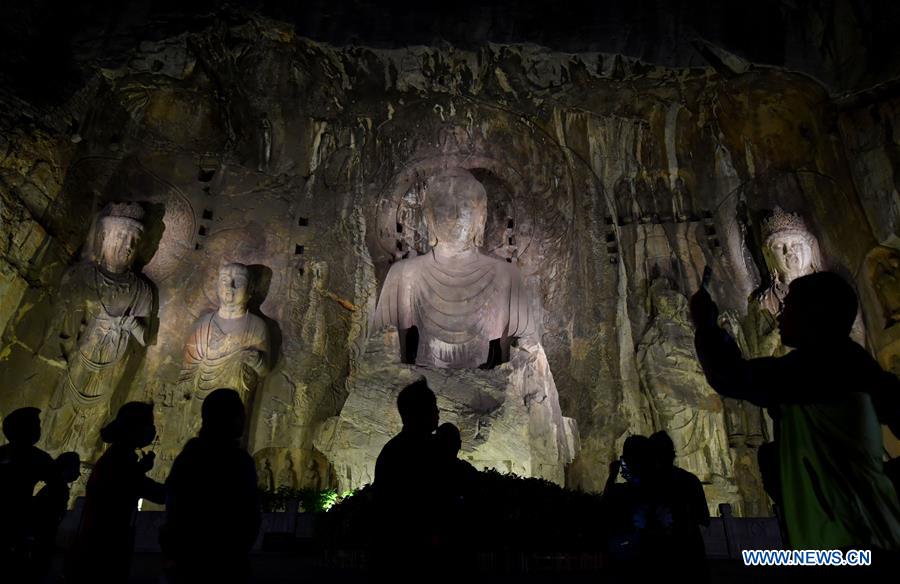 CHINA-HENAN-LONGMEN GROTTOES-NIGHT TOUR (CN)