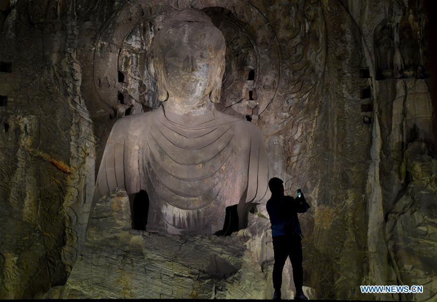 CHINA-HENAN-LONGMEN GROTTOES-NIGHT TOUR (CN)