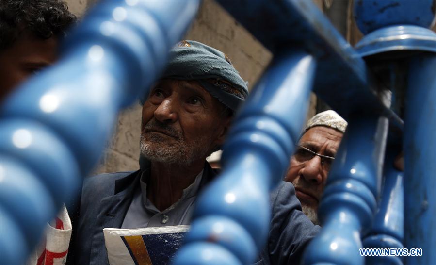 YEMEN-SANAA-WAR-BREAD DISTRIBUTION