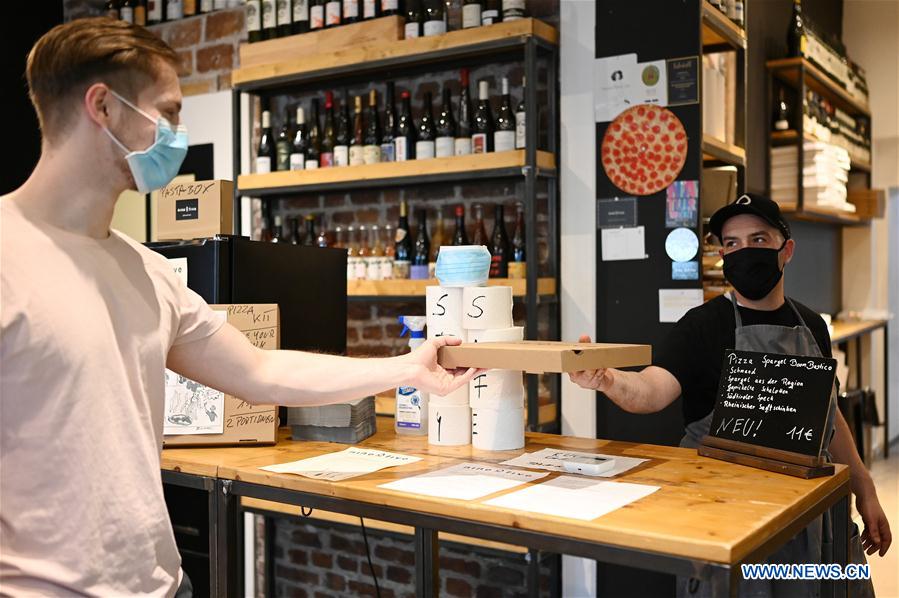 GERMANY-DUSSELDORF-COVID-19-TAKEAWAY