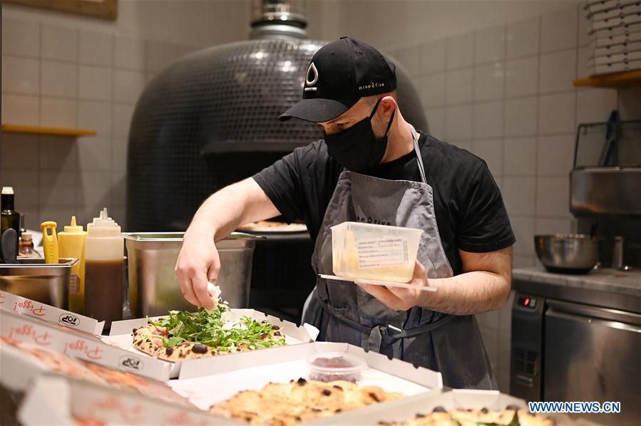 GERMANY-DUSSELDORF-COVID-19-TAKEAWAY