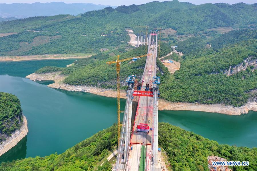 CHINA-GUIZHOU-WUJIANG RIVER-BRIDGE-CONSTRUCTION (CN)