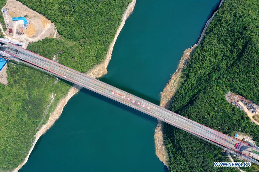 CHINA-GUIZHOU-WUJIANG RIVER-BRIDGE-CONSTRUCTION (CN)