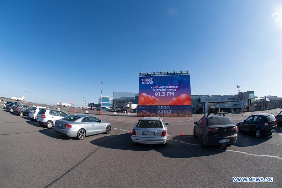 LITHUANIA-VILNIUS-COVID-19-AIRPORT-DRIVE-IN THEATER