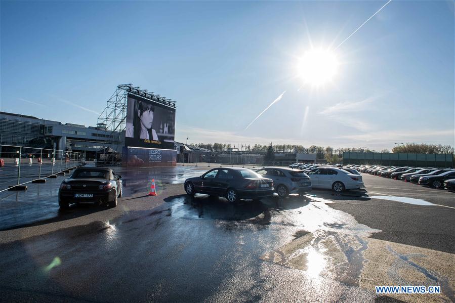 LITHUANIA-VILNIUS-COVID-19-AIRPORT-DRIVE-IN THEATER
