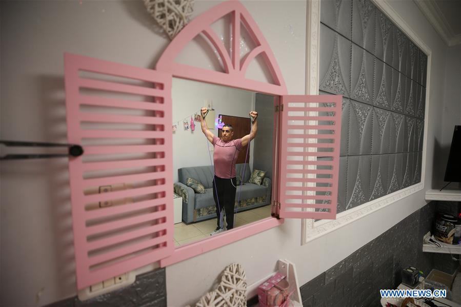 (SP) MIDEAST-JERUSALEM-COVID-19-HOME EXERCISE