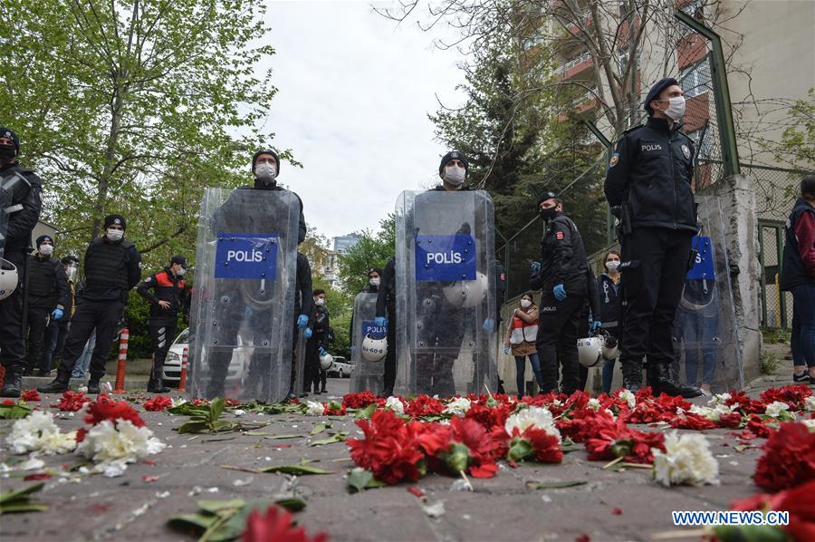 XINHUA PHOTOS OF THE DAY