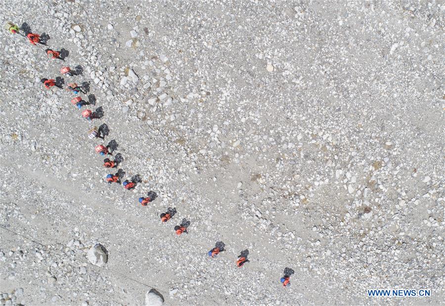 (InTibet) CHINA-TIBET-MOUNT QOMOLANGMA-HEIGHT MEASURE (CN)