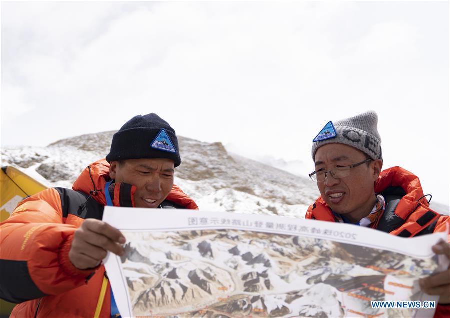 (InTibet) CHINA-TIBET-MOUNT QOMOLANGMA-HEIGHT MEASURE (CN)