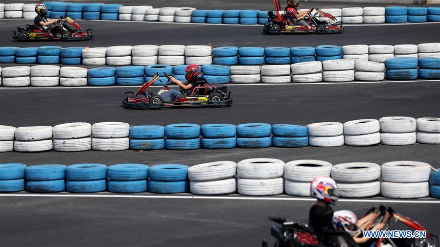 CHINA-LIAONING-ANSHAN-LABOR DAY HOLIDAY-OUTDOOR ACTIVITY (CN)