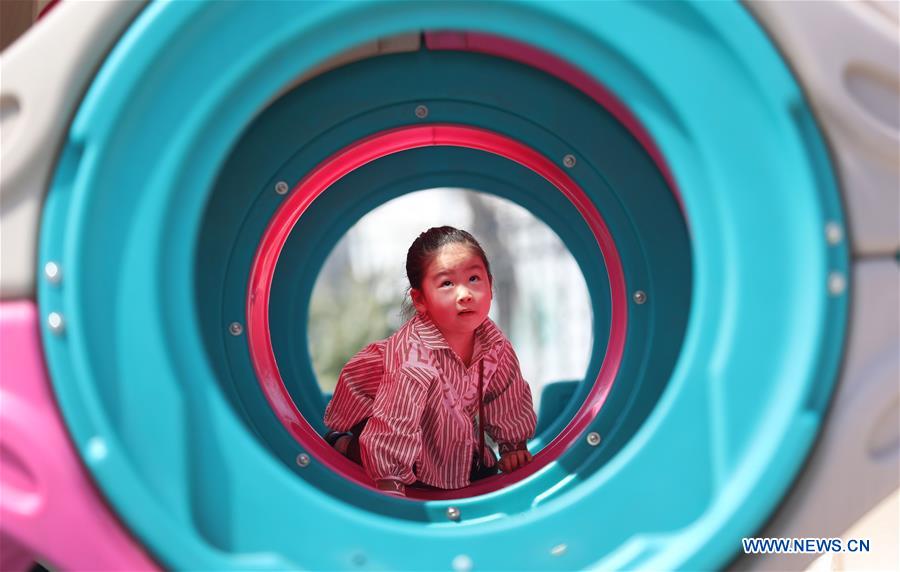 CHINA-LIAONING-ANSHAN-LABOR DAY HOLIDAY-OUTDOOR ACTIVITY (CN)