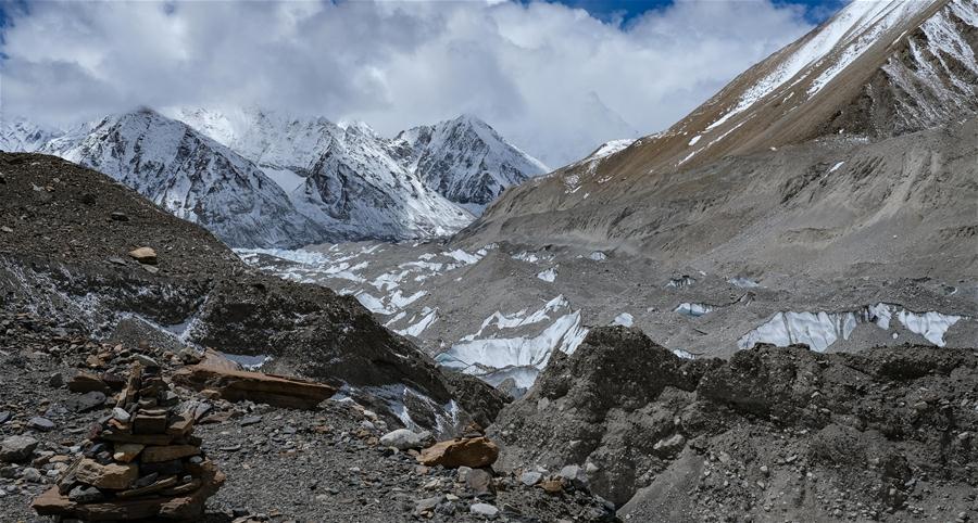 (InTibet)CHINA-TIBET-MOUNT QOMOLANGMA-CENTRAL RONGBUK GLACIER (CN)