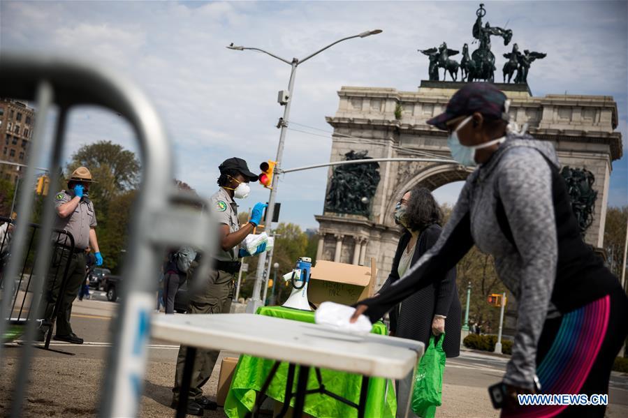U.S.-NEW YORK-COVID-19-FREE FACE MASK DISTRIBUTION