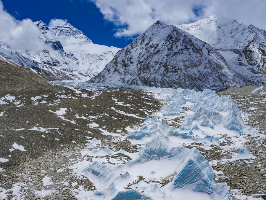 (InTibet)CHINA-TIBET-MOUNT QOMOLANGMA-CENTRAL RONGBUK GLACIER (CN)