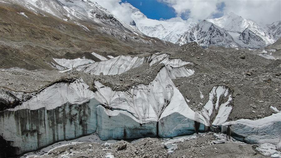 (InTibet)CHINA-TIBET-MOUNT QOMOLANGMA-CENTRAL RONGBUK GLACIER (CN)