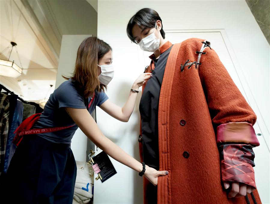 CHINA-BEIJING-COVID-19-FASHION WEEK-LIVESTREAM SHOW (CN)