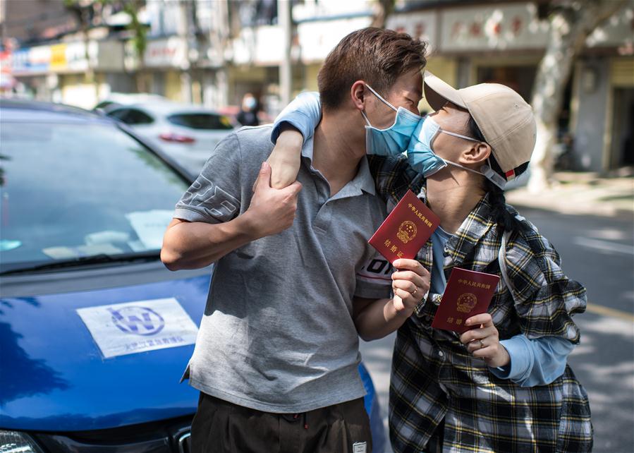 CHINA-WUHAN-COVID-19-VOLUNTEER DRIVERS (CN)