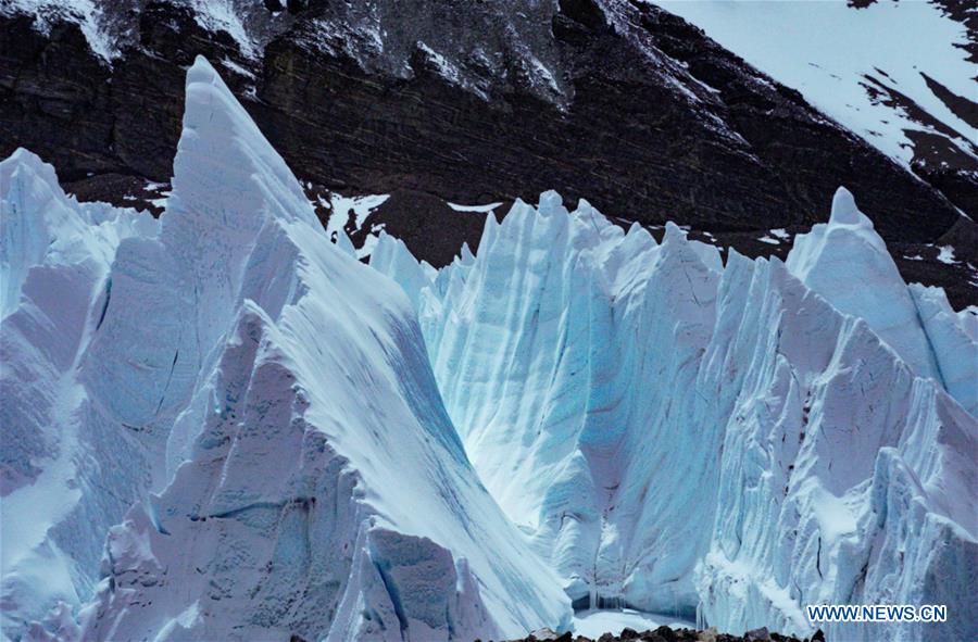 (InTibet)CHINA-TIBET-MOUNT QOMOLANGMA-EAST RONGBUK GLACIER (CN)