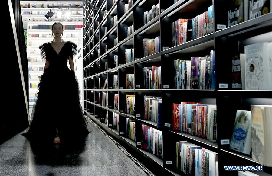 CHINA-BEIJING-FASHION WEEK (CN)