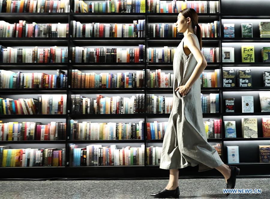 CHINA-BEIJING-FASHION WEEK (CN)