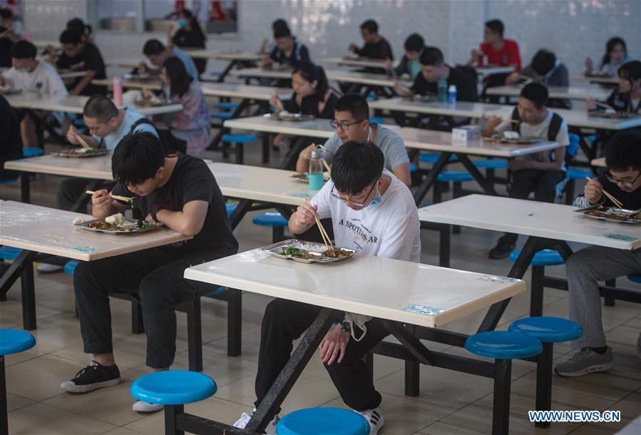 CHINA-WUHAN-COVID-19-GRADUATING STUDENTS-CLASSES RESUMPTION (CN)