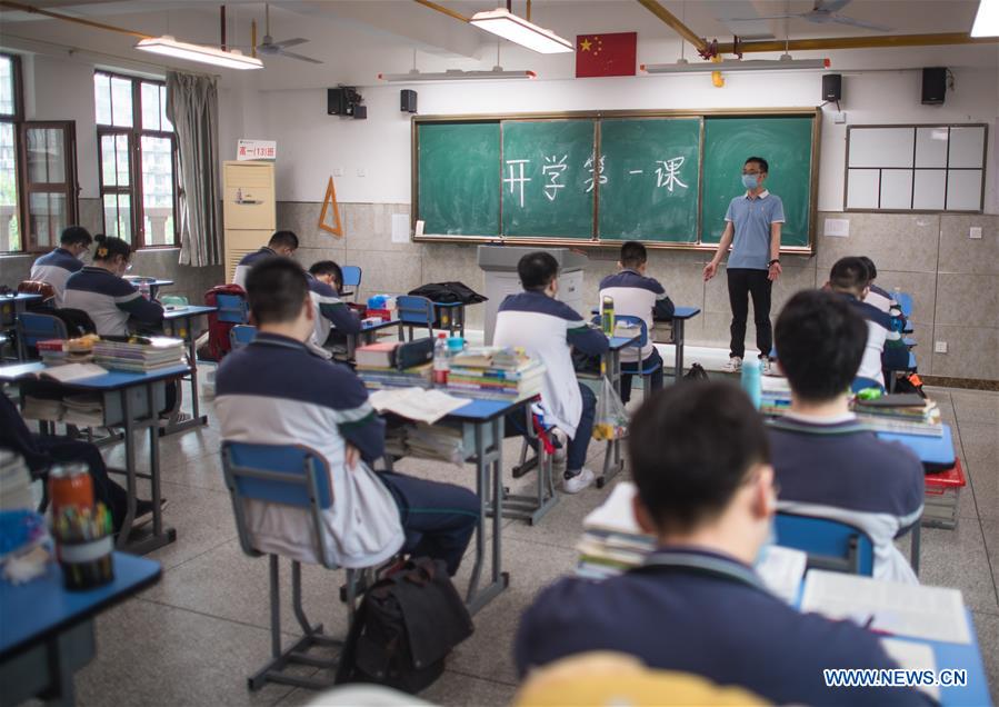 Final-Year High School Students in Wuhan Resume Classes