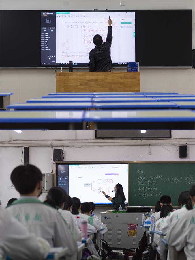 CHINA-HUBEI-XIANGYANG-STUDENTS-RETURNING TO SCHOOL (CN)