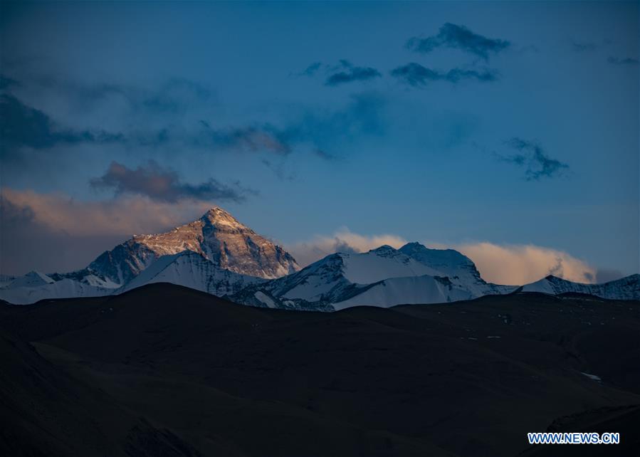 (InTibet)CHINA-TIBET-MOUNT QOMOLANGMA-SUNSET SCENERY (CN)