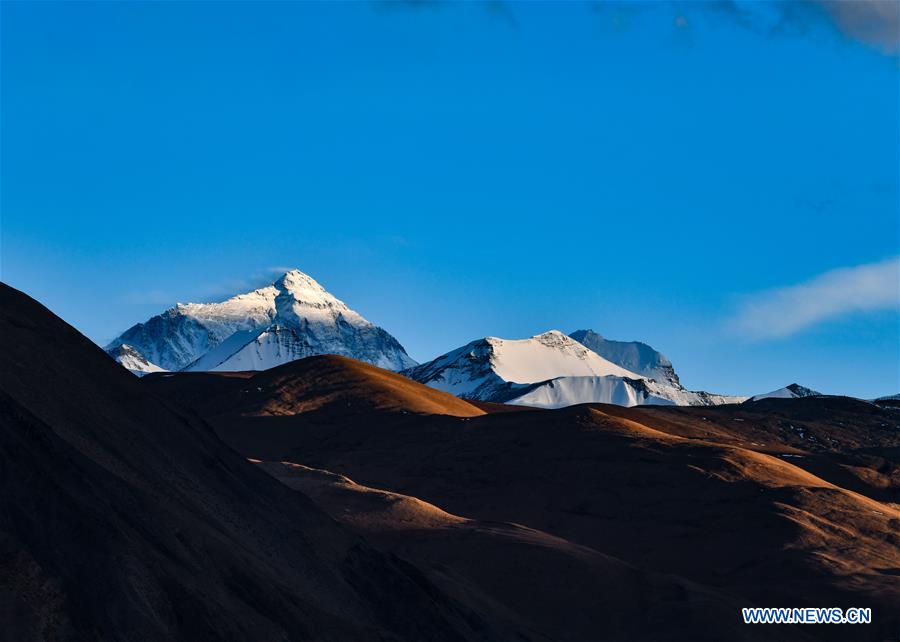 (InTibet)CHINA-TIBET-MOUNT QOMOLANGMA-SUNSET SCENERY (CN)