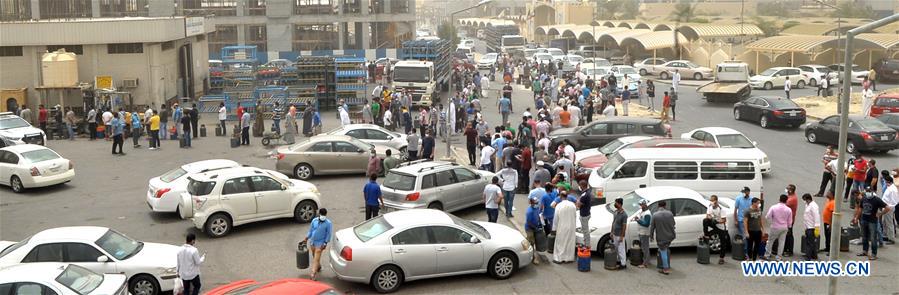 KUWAIT-HAWALLI GOVERNORATE-COVID-19-FULL CURFEW-GAS-STOCKING UP