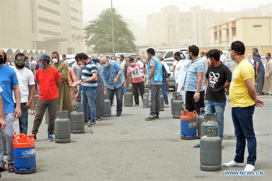 KUWAIT-HAWALLI GOVERNORATE-COVID-19-FULL CURFEW-GAS-STOCKING UP