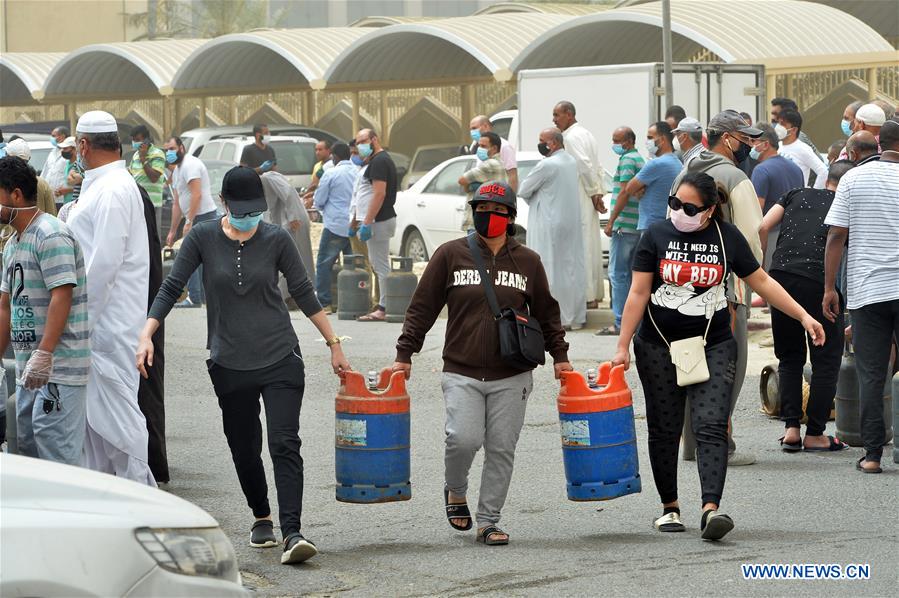 KUWAIT-HAWALLI GOVERNORATE-COVID-19-FULL CURFEW-GAS-STOCKING UP