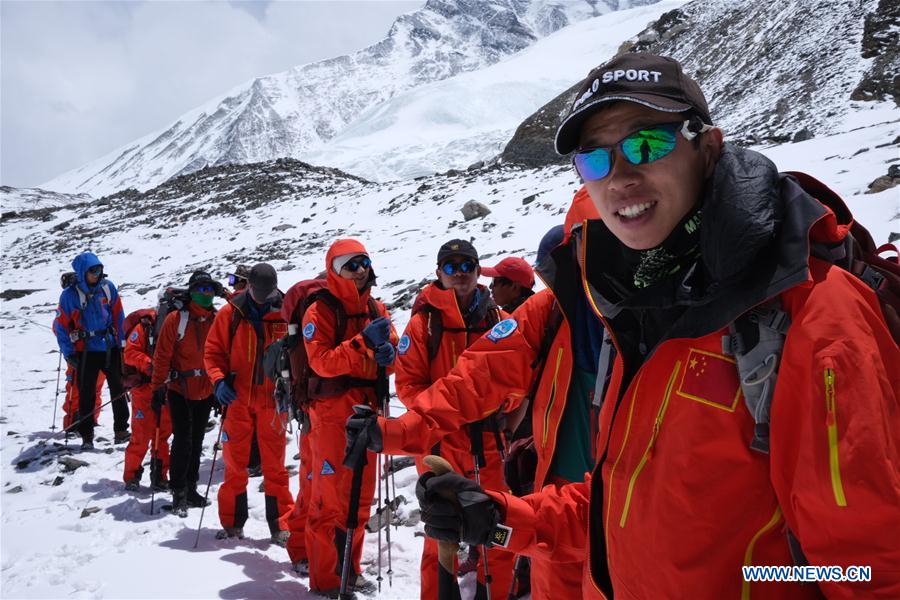 (InTibet) CHINA-TIBET-MOUNT QOMOLANGMA-REMEASUREMENT-DELAY-RISK OF SNOW SLIDE (CN)