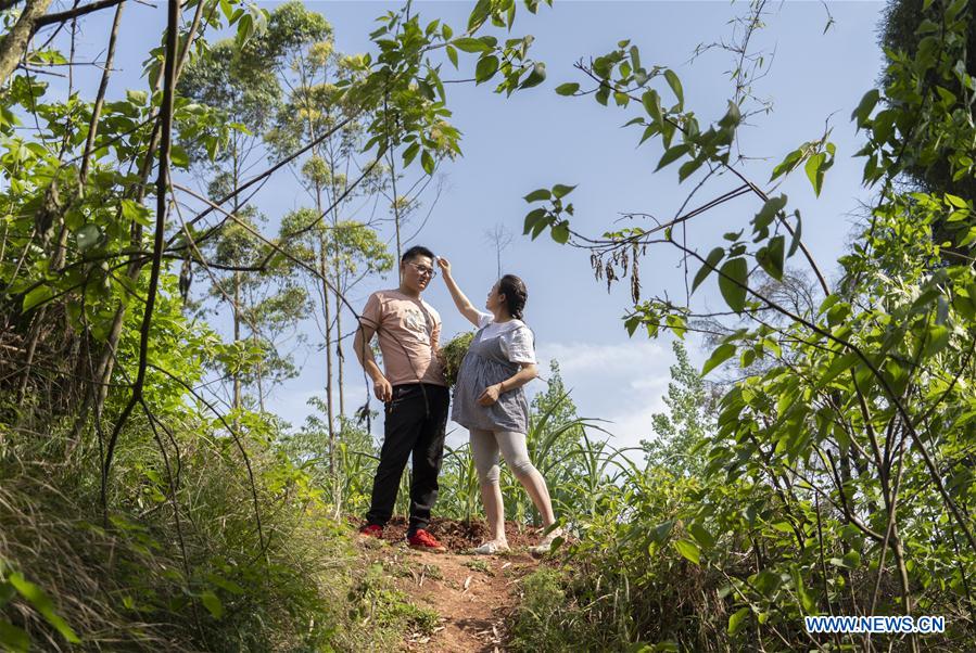 CHINA-SICHUAN-CHENGDU-SHORT VIDEO CREATOR-COUPLE (CN)