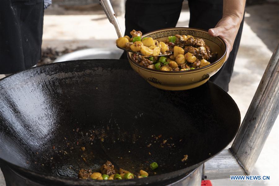 CHINA-SICHUAN-CHENGDU-SHORT VIDEO CREATOR-COUPLE (CN)