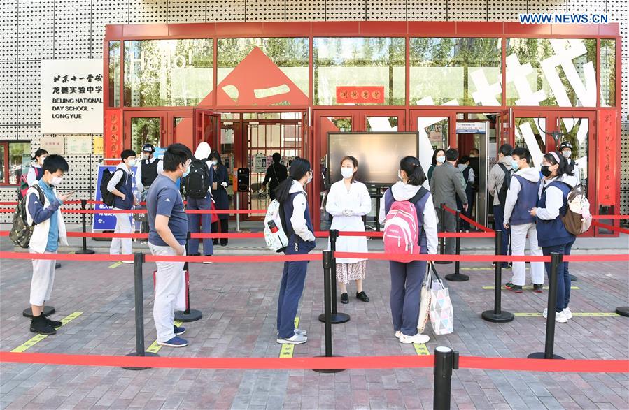 CHINA-BEIJING-COVID-19-SCHOOL-FINAL YEAR STUDENTS-RESUMPTION (CN)