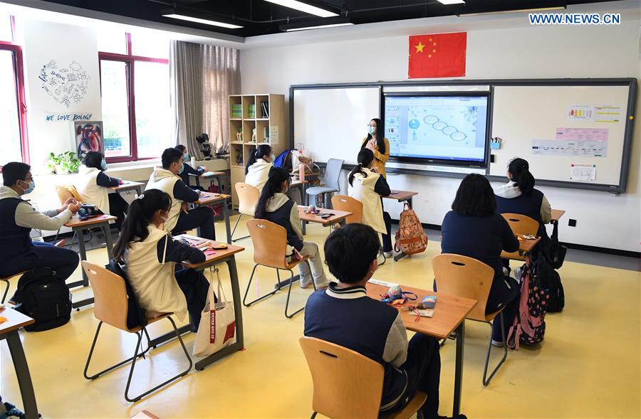 CHINA-BEIJING-COVID-19-SCHOOL-FINAL YEAR STUDENTS-RESUMPTION (CN)